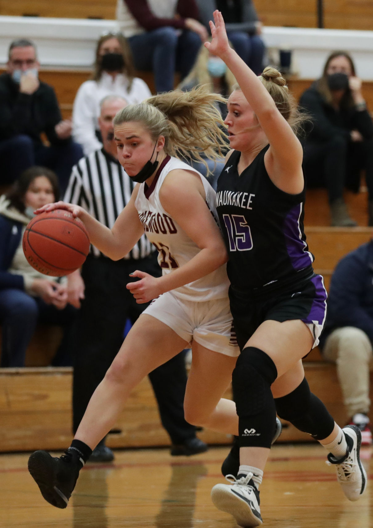 20220115_11_Edgewood_Waunakee_0324_AJA-01152022221752
